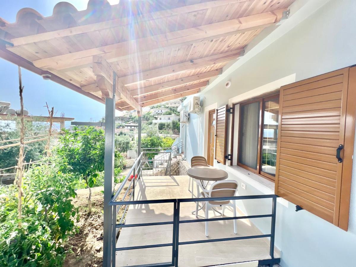 Coral Guesthouse Saranda Extérieur photo