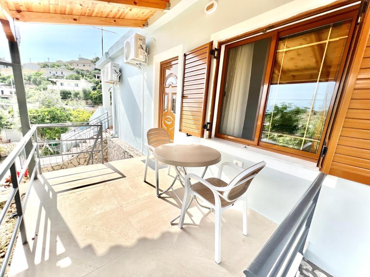 Coral Guesthouse Saranda Extérieur photo