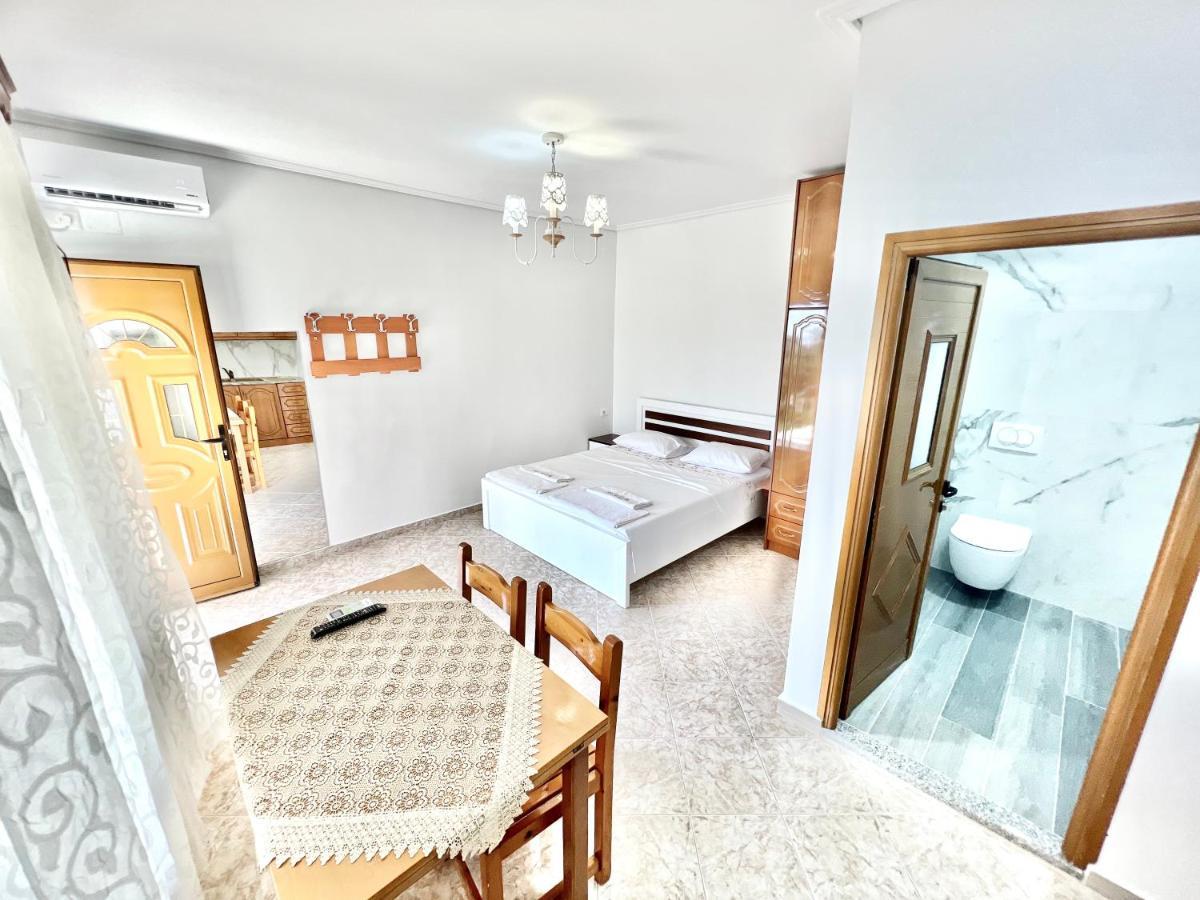 Coral Guesthouse Saranda Extérieur photo