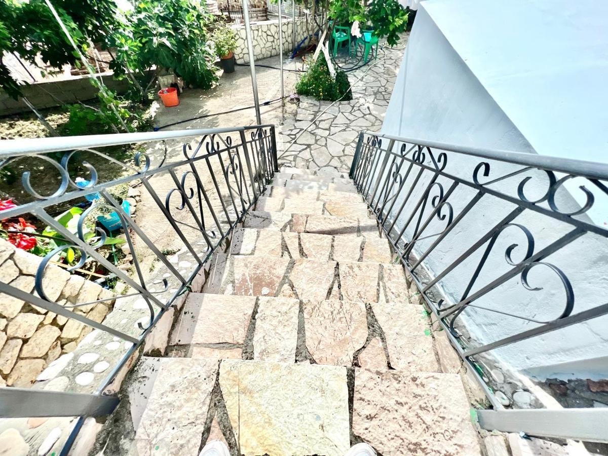 Coral Guesthouse Saranda Extérieur photo