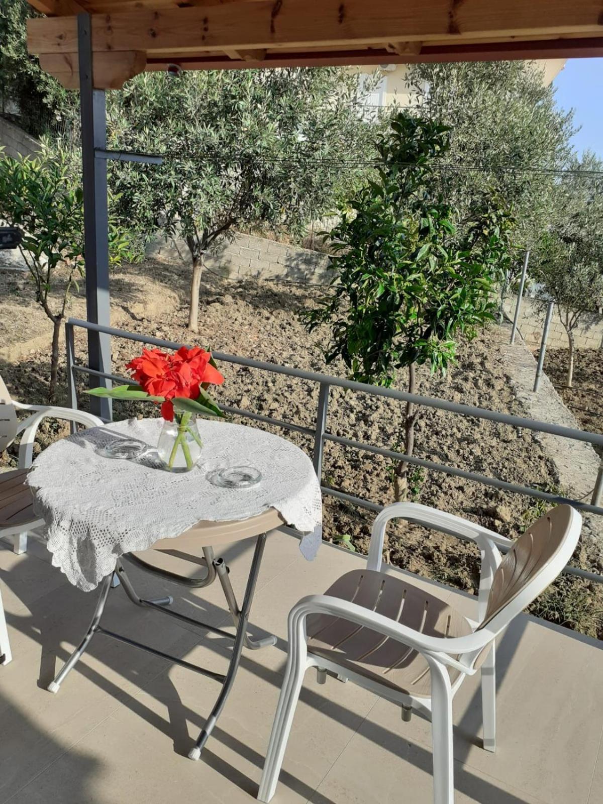 Coral Guesthouse Saranda Extérieur photo