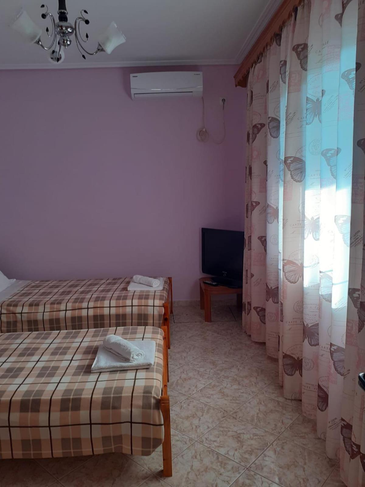 Coral Guesthouse Saranda Extérieur photo