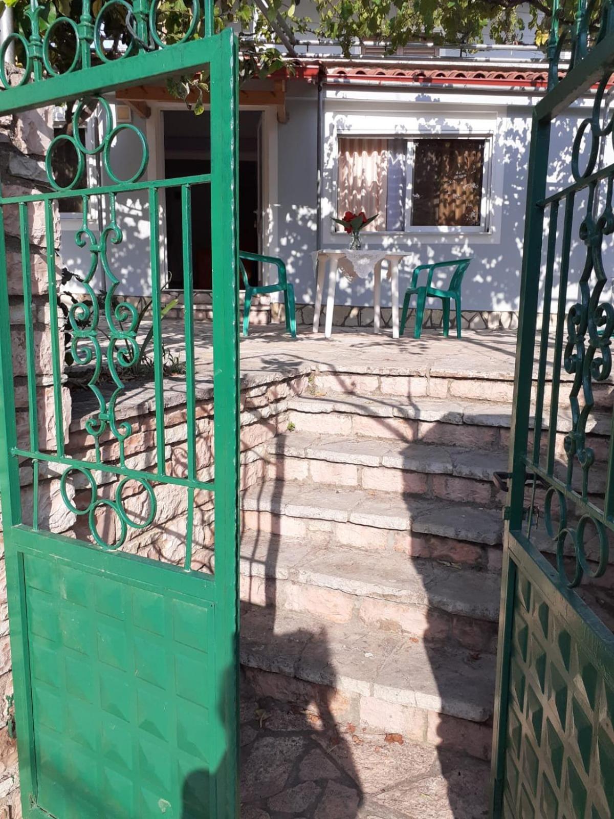 Coral Guesthouse Saranda Extérieur photo